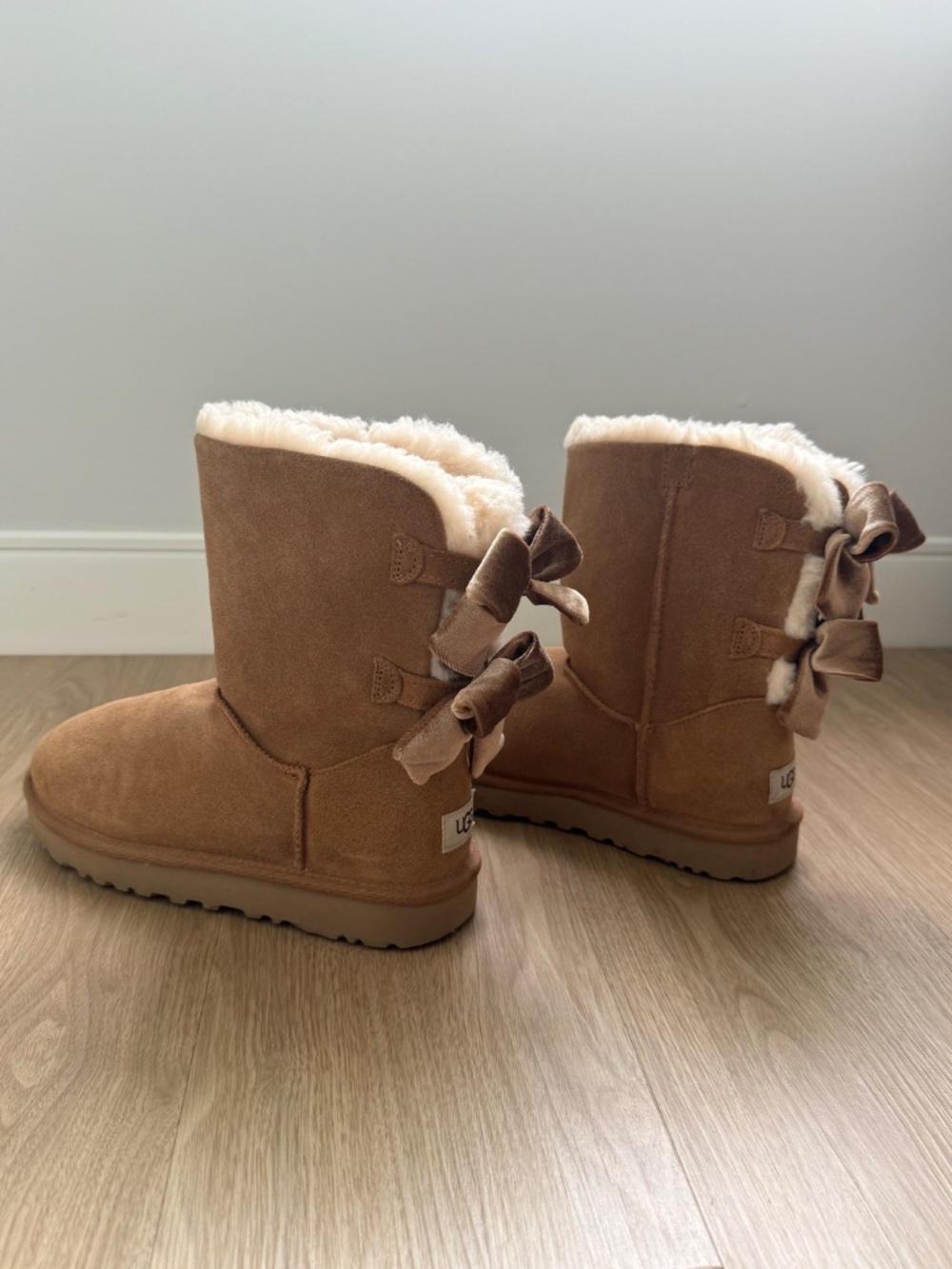 UGG Bailey Boot II Velvet Ribbon Boot Chestnut - Picture 3 of 4